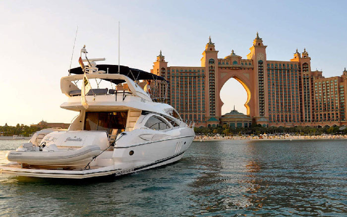 Dubai Yacht & Cruise